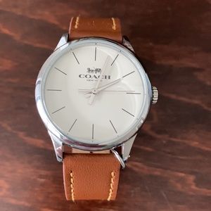 Coach watch w/ brown leather band, excellent condition , just needs battery